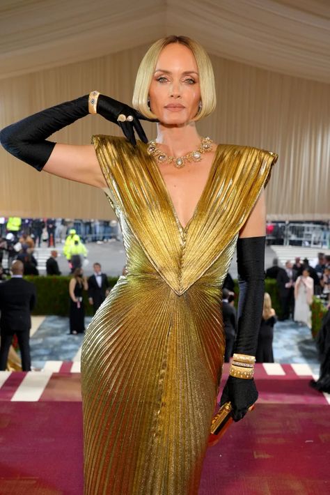 Bottega Veneta Outfit, Thom Browne Suit, Renée Elise Goldsberry, Melissa King, Amber Valletta, Met Gala Red Carpet, Odell Beckham Jr, Opera Gloves, The Met Gala