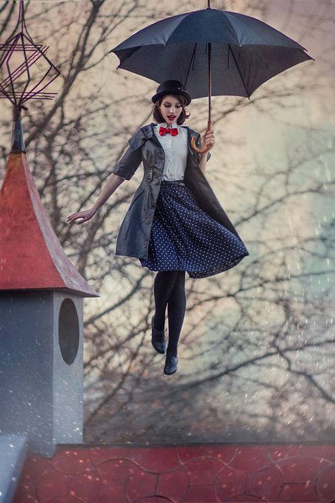 Mary by Skvits on DeviantArt. Love her look, so classy and cute (not to mention the bow tie!) Mary Poppins Outfit, Merry Poppins, Mary Poppins Movie, Mary Poppins Costume, Disney Dapper Day, Dapper Day, Disney Holiday, Mary Poppins, Disney Kids