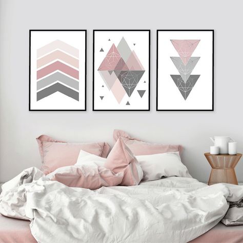 Lovely new pink and grey geometric printable set of 3 just in. Perfect for that pink bedroom 💞 Blush Bedroom Ideas, Bedroom For Women, Bedroom Ideas Pink, Blush Bedroom, Rustic Bed, Geometric Printable, Pink Bedroom Decor, Modern Nursery Decor, Bedroom Pink