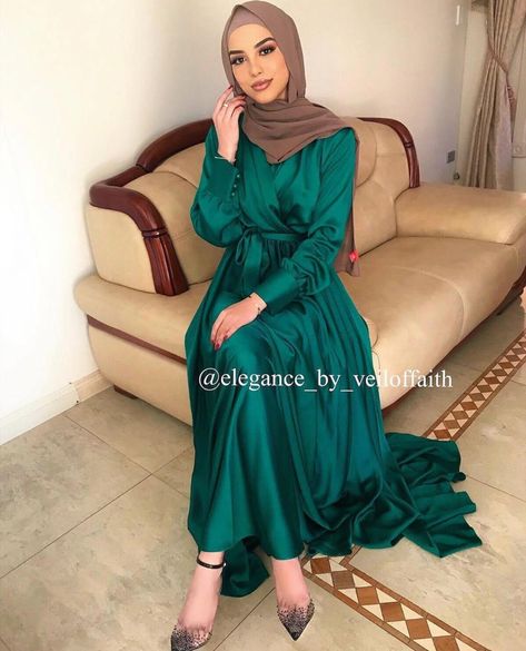 Chifon Dress, Party Hijab, Long Sleeve Party Dresses, Pink Hijab, Dresses Dinner, Garden Party Outfit, Classy Party, Hijab Dress Party, Hijab Inspiration