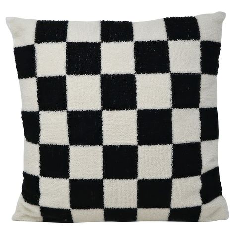 Ce coussin affiche un motif à carreaux classique avec des carrés alternés en noir et blanc.La texture semble douce et pelucheuse, invitant à la détente et au confort.Ce design intemporel pourrait facilement s'intégrer dans divers styles de décoration, ajoutant une touche graphique audacieuse à tout espace de vie. Checkerboard Pattern, Mattress Protector, Sleep Comfortably, Product Label, Decor Lighting, Luxury Furniture, Timeless Design, Decor Styles, White And Black