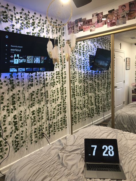 Tv Wall Design Aesthetic, Room Inspo Tv Wall, Tv Wall Aesthetic Bedroom, Tv On Wall Aesthetic, Tv Wall Decor Aesthetic, Bedroom Decor With Vines, Vines On Mirror Bedroom, Room Ideas Aesthetic With Tv, Tv Bedroom Ideas Wall Aesthetic