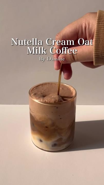 Iced Coffee With Oatmilk Recipe, Oatmilk Iced Coffee Recipe, Oat Milk Iced Coffee Recipe, Oatmilk Drinks At Home, Nutella Coffee Recipes, Oat Milk Coffee, Nutella Iced Latte, Nutella Coffee, Instant Coffee Recipes