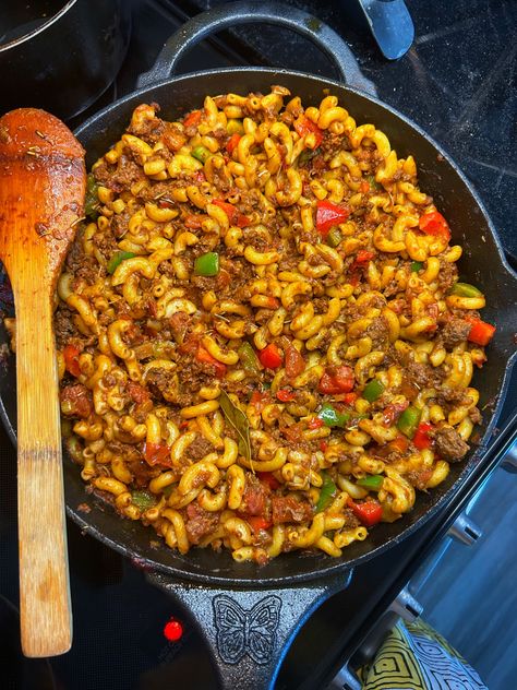 Ground Beef Sauce Recipes, Macaroni Dinner Ideas, Homemade Pasta Dinner Recipes, Ground Beef Macaroni Recipes, Macaroni Recipes Easy, Super Quick Dinner Ideas, Intercontinental Dishes, Easy Macaroni Recipe, Beef Ragu Pasta