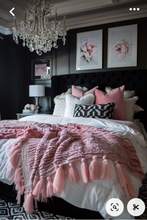 Color Themed Bedroom Ideas, Black Grey Pink Bedroom Ideas, Types Of Bedrooms Style, Pink And Black Bedroom Ideas, Cottages House, Pink Bedroom Walls, Pink Rooms, Dressing Room Decor, Luxury Room Bedroom