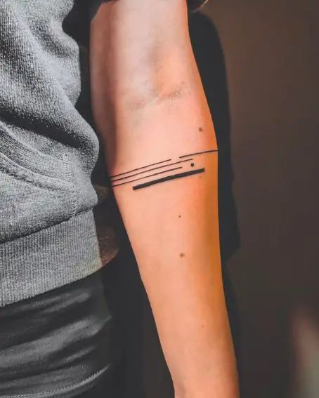 30 Best Armband Tattoo Design Ideas Tattoo Female Forearm, Latest Tattoo Trends For Women, Wrap Tattoos For Women, Simple Compass, Wrap Tattoo, Armband Tattoos, Skincare For Oily Skin, Armband Tattoo Design, Pregnancy Skincare