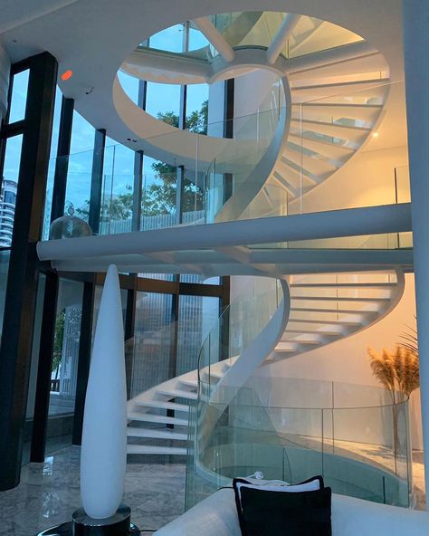 Dramatic Curvy House with Wow Factor - Singapore Curvy House, Modern Spiral Staircase, Singapore House, Lobby Lighting, Foyer Staircase, Entrance Ways, Glass Work, Spiral Staircase, Contemporary Home