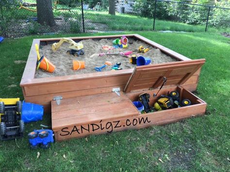 Diy Sandbox With Cover, Sandbox With Lid, Sandbox With Cover, Sandbox Plans, Sand Boxes, Build A Sandbox, Sandbox Cover, Backyard Sandbox, Diy Sandbox