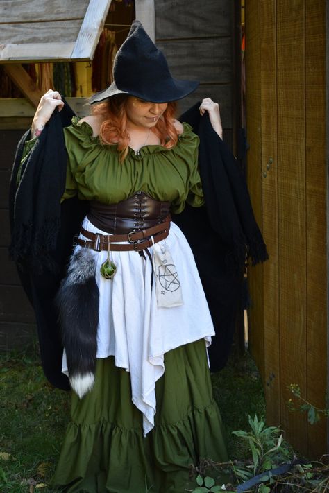 Larp Costume Female, Druid Costume, Ren Faire Outfits, Ren Faire Costume, Fair Outfits, Ren Fair, Fest Outfits, Elf Clothes, Larp Costume