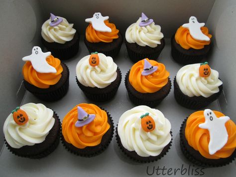 Marshmallow Ghost Cupcakes, Halloween Birthday Cupcakes For Kids, Cupcake Halloween Ideas, Simple Halloween Cupcakes, Halloween Cake Pop Recipes, Halloween Themed Cupcakes, Halloween Cupcakes Ideas, Haloween Cakes, Easy Halloween Cupcakes