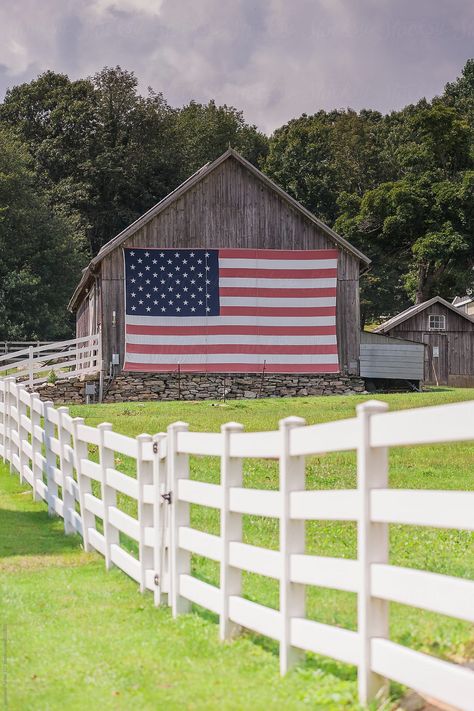 Americana Photography, Farmhouse Americana, Vintage Americana Aesthetic, Americana Aesthetic, Colorful Things, American Holidays, Rural America, Americana Style, Country Lifestyle