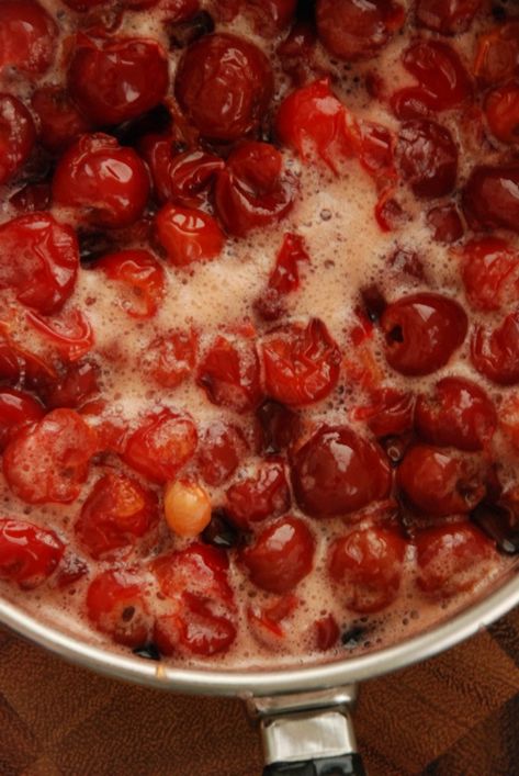 Sour Cherry Compote, Cherry Recipes Gluten Free, Cherry Compote Recipe, Sour Cherry Recipes, Sour Cherry Pie, Sour Cherry Jam, Cherry Hand Pies, Lemon Set, Cherry Compote