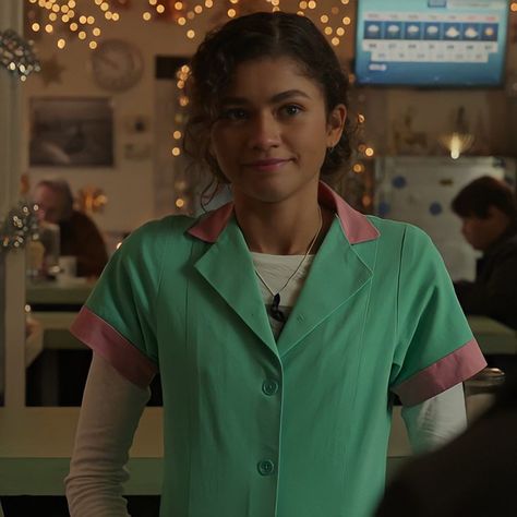 Zendaya As Mj, Zendaya In Spiderman, Mj Jones, Zendaya Mj, Zendaya Spiderman, Zendaya Movies, Michelle Jones, Girl Gang Aesthetic, Neymar Football