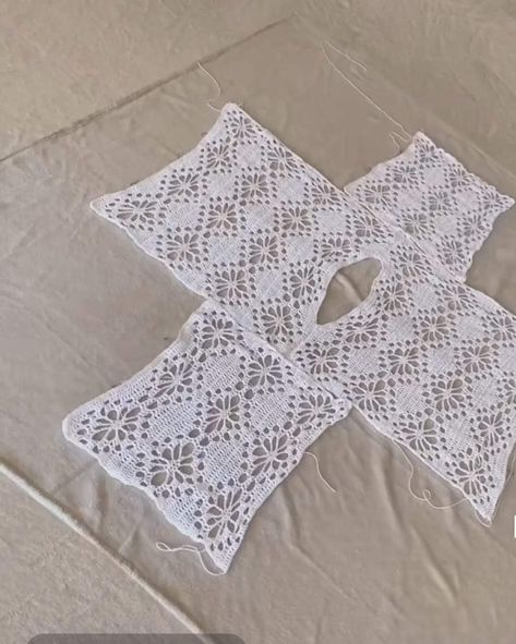 Pola Blus, Crochet Bolero Pattern, Bolero Pattern, Crochet Placemat Patterns, Confection Au Crochet, Placemats Patterns, Crochet Bolero, Crochet Design Pattern, Pola Sulam