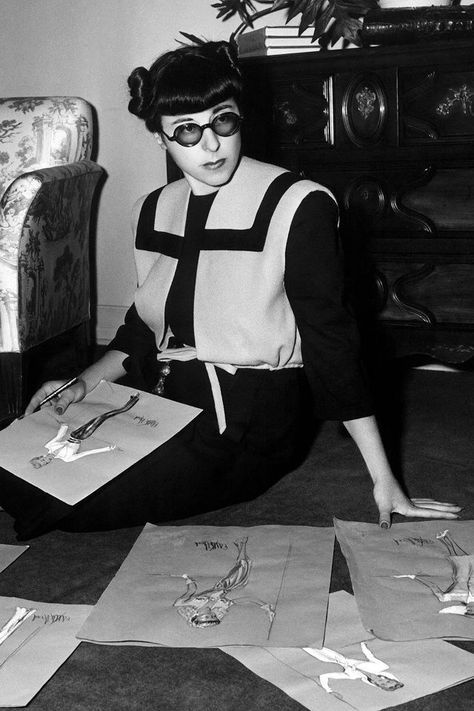 Edith Head Sketches, Edith Head Designs, Edith Head Fashion, Elizabeth Taylor Jewelry, Bob Fosse, Edith Head, Best Costume Design, Best Costume, Richard Burton