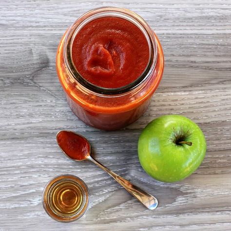 Apple Bbq Sauce Recipe, Bourbon Barbecue Sauce, Sugar Free Tomato Sauce, Bourbon Bbq Sauce, Spicy Bbq Sauce, Beetroot Burgers, Lamb Patties, Best Barbecue Sauce, Beetroot Relish