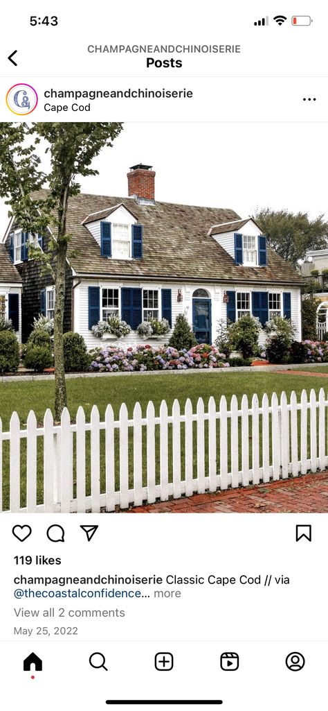 Cape Cod Landscaping, Cape Cod House Exterior, Cape House, Cape Cod House, English Cottage Garden, Laundry Room Diy, Yard Design, Front Yard Landscaping Design, English Cottage