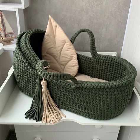 Crochet Nursery Decor, Baby Nursery Inspiration, Baby Moses, Crochet Nursery, Baby Moses Basket, Baby Room Inspiration, Baby Cradle, Cool Baby, Baby Necessities