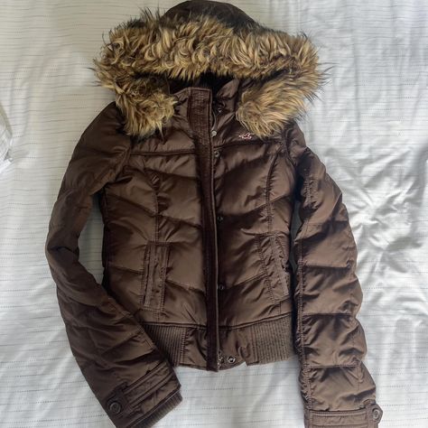 Y2K Hollister brown puffer jacket with fur... - Depop Bougie Clothes, Puffer Jacket With Fur Hood, Vintage Puffer Jacket, Bougie Outfits, Puffer Jacket Fur Hood, Jacket With Fur Hood, Brown Puffer Jacket, Puffer Jacket With Fur, 00s Mode