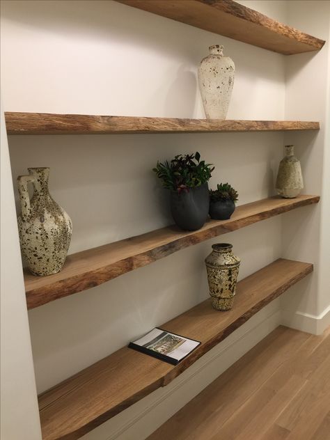 American Flat Interior, Big Floating Shelves, Shelves Behind Bed, Live Edge Bookshelf, Home Decor Shelves, Interior Design Your Home, Modern Wall Shelf, Wall Shelves Design, Living Room Decor Inspiration