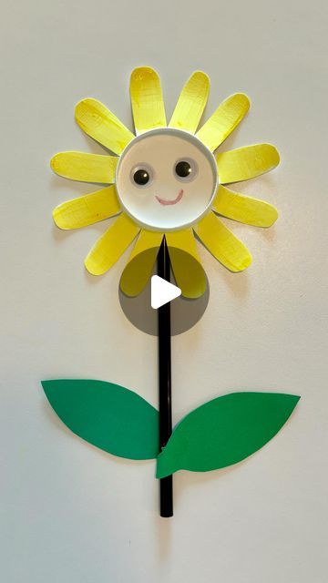 Mel  |  Early Childhood Educator on Instagram: "Paper Cup Flower 🌼🌼  Follow @artsandcrafts4kids for more ideas! 🌟 . . . #sensoryactivities #artsandcrafts #diyartsandcrafts #activitiesforkids #kidsactivities #earlychildhoodeducation #playlearningideas #flower" Paper Cup Flower Craft, Yellow Day Crafts For Kids, Paper Cup Crafts For Kids, Paper Cup Flower, Paper Cup Crafts, Early Childhood Educator, Cup Flower, Art Stars, Coca Cola Can