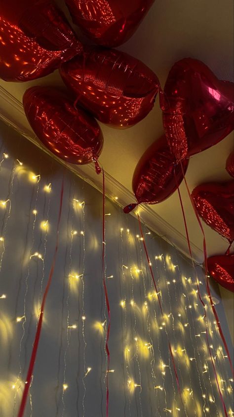 Red Aesthetic Birthday, Birthday Balloons Aesthetic, Pink Heart Balloons, Red Birthday Party, Love Animation Wallpaper, Birthday Frames, Red Decor, 17th Birthday, Red Balloon