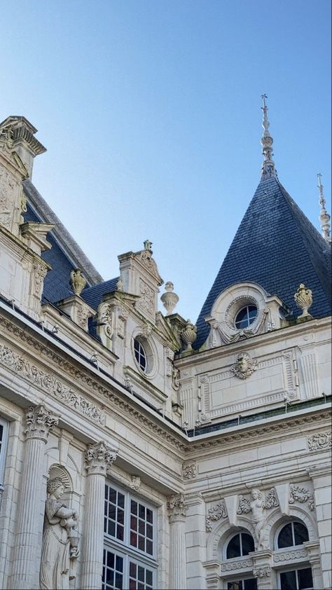 France Castle Aesthetic, French Culture Aesthetic, Chad Charming, France Castle, Slytherin Girl, La Rochelle France, Castle Architecture, Culture Aesthetic, French Aesthetic