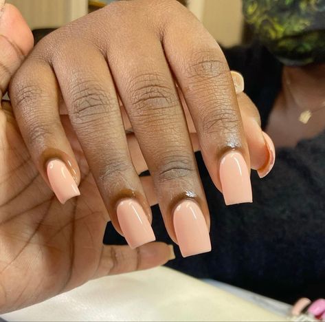 Short Peach Acrylic Nails, Short Square Acrylic Nails Beige, Peach Nails Black Women, Blush Nails Black Women, Short Square Nails Black Women, Neutral Nail Black Women, Modest Nails, Feminine Nails, Classy Almond Nails