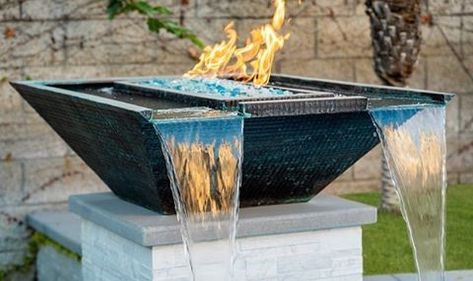 Swimming Pool Fountains, Yard Crashers, Design Backyard, Pools Backyard Inground, Fireplace Doors, Pool Water Features, Diy Fountain, Fire And Water, Pool Fountain