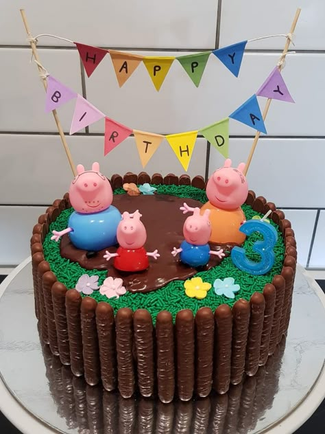 Muddy Puddle Cake, Pepper Pig Party Ideas, Peppa And George, Peppa Pig Birthday Party Decorations, Farm Birthday Cakes, Muddy Puddle, Peppa Pig Birthday Cake, Pig Birthday Cakes, Make Birthday Cake