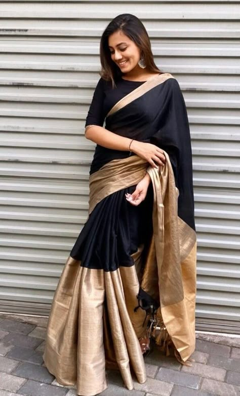 Shanudrie Priyasad, Saree Jacket Designs, Saree Jackets, Sarees For Girls, Simple Saree Designs, Fashionable Saree Blouse Designs, Desi Fashion Casual, Simple Sarees, Long Dress Design