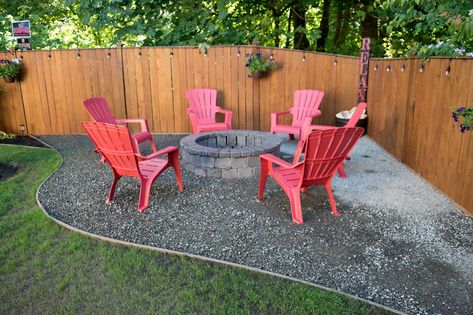 Corner fire pit Firepits Backyard Ideas Corner, Corner Sitting Area Backyard, Corner Fire Pit Ideas Backyard, Firepits Backyard Corner, Corner Fence Fire Pit Ideas, Corner Yard Fire Pit Ideas, Walkway To Fire Pit, Small Fire Pit Area, Backyard Fire Pit Ideas Lounge Areas