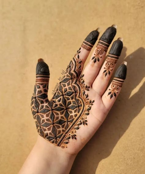 Modern Mehndi Designs Unique, Unique Henna, Front Mehndi, Front Hand Mehndi, Mehndi Ideas, Simple Mehendi, Simple Mehendi Designs, Mahendi Designs, Finger Henna Designs