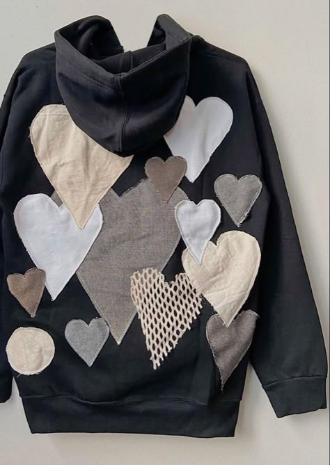 Sweatshirt Repurpose Ideas, Hoodie Sewing Ideas, Diy Mens Fashion, Patchwork Sweatshirt Ideas, Upcycling Sewing Projects, Diy Patchwork Sweatshirt, Creative Hoodie Design Ideas, Custom Sweatshirt Ideas, Patch Work Hoodie