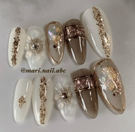 Vietnamese Nail Art, Nailart Wedding, Nail Gold, Ombre Gel Nails, Japan Nail, Fancy Nail Art, Fake Nails Designs, Gold Nail Art, Elegant Nail Art