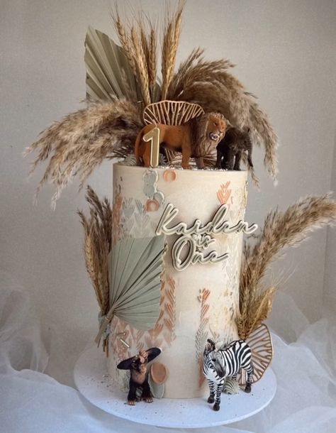 Jungle Birthday Cakes, Jungle Theme Cakes, Safari Baby Shower Boy, 2nd Birthday Party For Girl, Lion Birthday, Jungle Theme Parties, Jungle Theme Birthday, 4th Birthday Cakes, Wild One Birthday Party