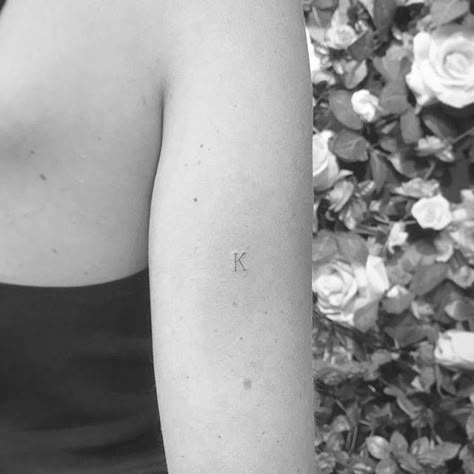 K letter tattoo on the back of the right arm. Tattoo K Letter, K Letter Tattoo, Finger Letter Tattoos, Japanese Letters Tattoo, Letter K Tattoo, Chinese Letter Tattoos, Small Letter Tattoo, Arm Tattoos Lettering, Letter S Tattoo