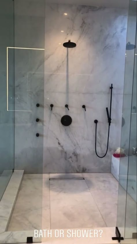 Kylie Jenner Bathroom, Kardashian Bathroom, Kylie Jenner House, Jenner House, Holmby Hills, Hi Love, Luxury Houses Mansions, Famous Houses, Bathroom Inspiration Decor