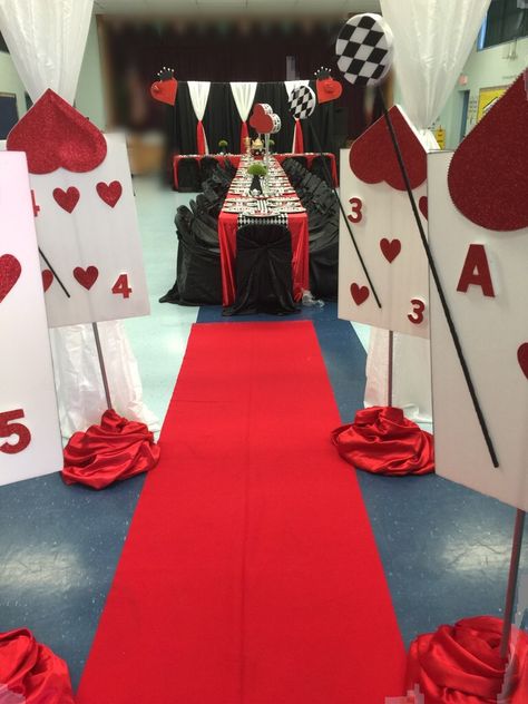 Queen Of Heart Party Decorations, Red Queen Decorations, Queen Of Hearts Centerpiece Ideas, Queen Of Hearts Party Decorations, Queen Of Hearts Sweet 16 Theme, Queen Of Hearts Trunk Or Treat, Queen Of Hearts Decor, Queen Of Hearts Backdrop, Queen Of Hearts Party Theme