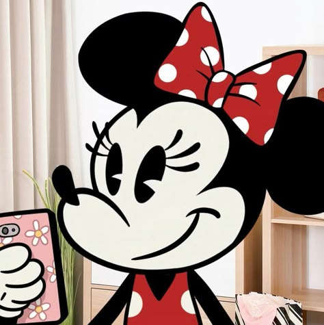 Minnie Aesthetic, Minnie Mouse Pictures, Mouse Icon, Mickey Mouse Pictures, Disney Fine Art, Mouse Pictures, Mickey Mouse And Minnie Mouse, Mouse Cartoon, Minnie And Mickey