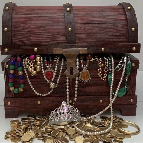 Treasure Chest Decor, Treasure Chest Costume, Diy Treasure Chest, Pirates Treasure Chest Diy, Small Treasure Chest Diy, Diy Wooden Treasure Chest, Pirate Chest Diy Treasure Boxes, Treasure Chest Toy Box Diy, Pirate Chest