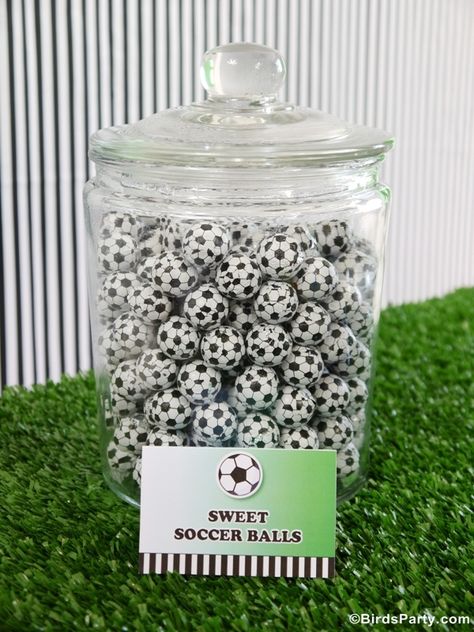 Soccer Football Birthday Party Desserts Table Ideas - BirdsParty.com World Cup Birthday Party Ideas, Soccer Candy Table Ideas, World Cup Theme Party, World Cup Birthday Party, World Cup Party Ideas, Football Theme Birthday Party, World Cup Party, Soccer Party Decorations, Soccer Banquet