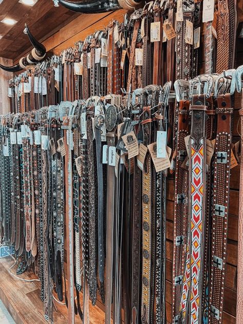 Western Store Ideas, Western Boutique Ideas, Western Boutique Display, Country Girl Belts, Country Girl Style Outfits, Country Belts, Belt Store, Country Boutique