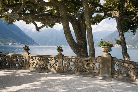 amazing garden decor Villa Balbianello, Villa Del Balbianello, Comer See, Lake Como Wedding, Italy Summer, Macbook Wallpaper, Oui Oui, Computer Wallpaper, Laptop Wallpaper