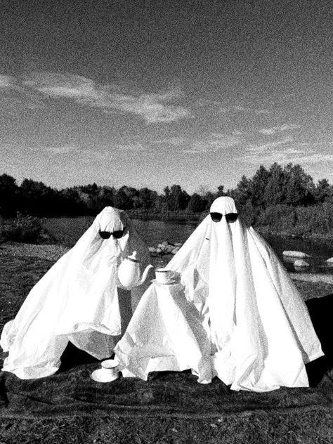 Ghost Tea party 👻🤍 Ghost Tea Party, Sheet Ghosts, Drinking Tea, Tea Party, Tea Cups, Ghost, Tea, Halloween, Photography