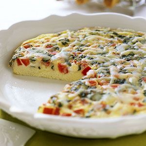 Healthy Turkey Bacon Frittata Bacon Frittata, Easy Frittata, South Beach Diet Recipes, Easy High Protein Meals, Oscar Mayer, Healthy Turkey, Bacon Tomato, Frittata Recipes, Beach Meals