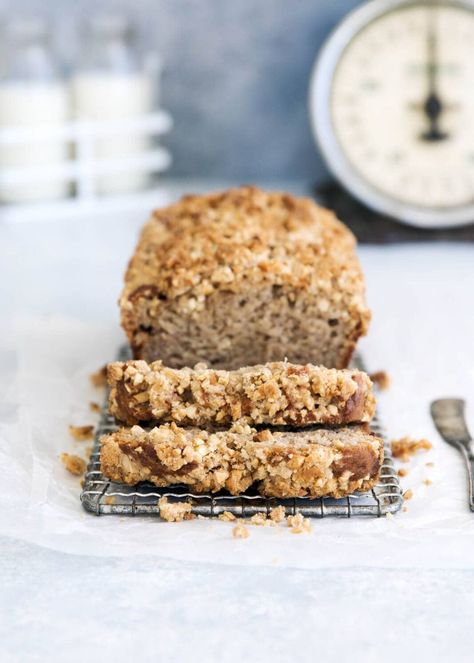 Chai Banana Bread with Chai Streusel - Broma Bakery Chai Banana Bread, Loaf Breads, Carrot Banana Cake, Broma Bakery, Ginger Nut, Baked Banana, Chai Spice, Köstliche Desserts, Quick Bread