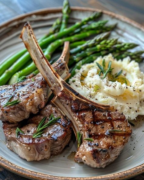 Lamb Chops Aesthetic, Lamb Chop Plating, Big Meals, Lamb Chops, Low Fat Recipes, Fun Baking Recipes, Food Plating, Recipe Of The Day, Succulent