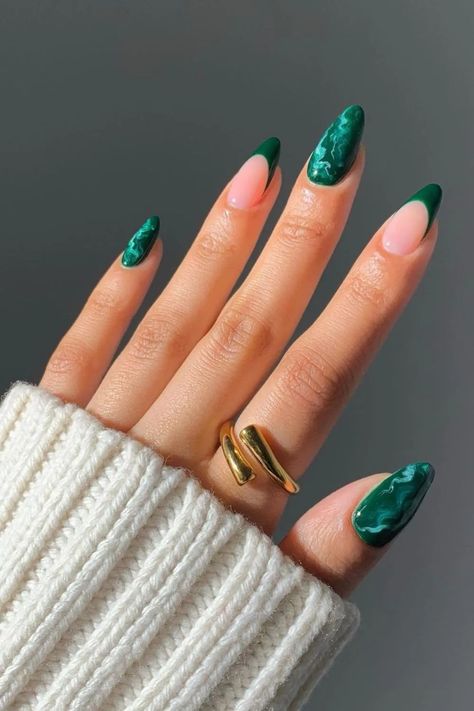 Fall nail trends 2024: 30 designs for all styles 26 Green Themed Nails, Nails Fall French Tips, Green Nails For Summer, Green Nails Chrome, Chrome Green Nails, Nude Brown Nails, Brown French Nails, Olive Nails, Dark Green Nails