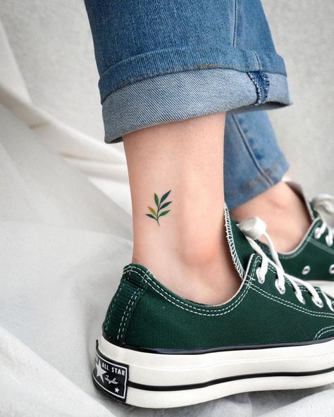 Korean Tattoo Ideas Words, Korean Tattoo Ideas, Tattoo Ideas Words, Small Nature Tattoo, Blatt Tattoos, Korea Tattoo, Korean Tattoo, Korean Tattoo Artist, Timeless Tattoo